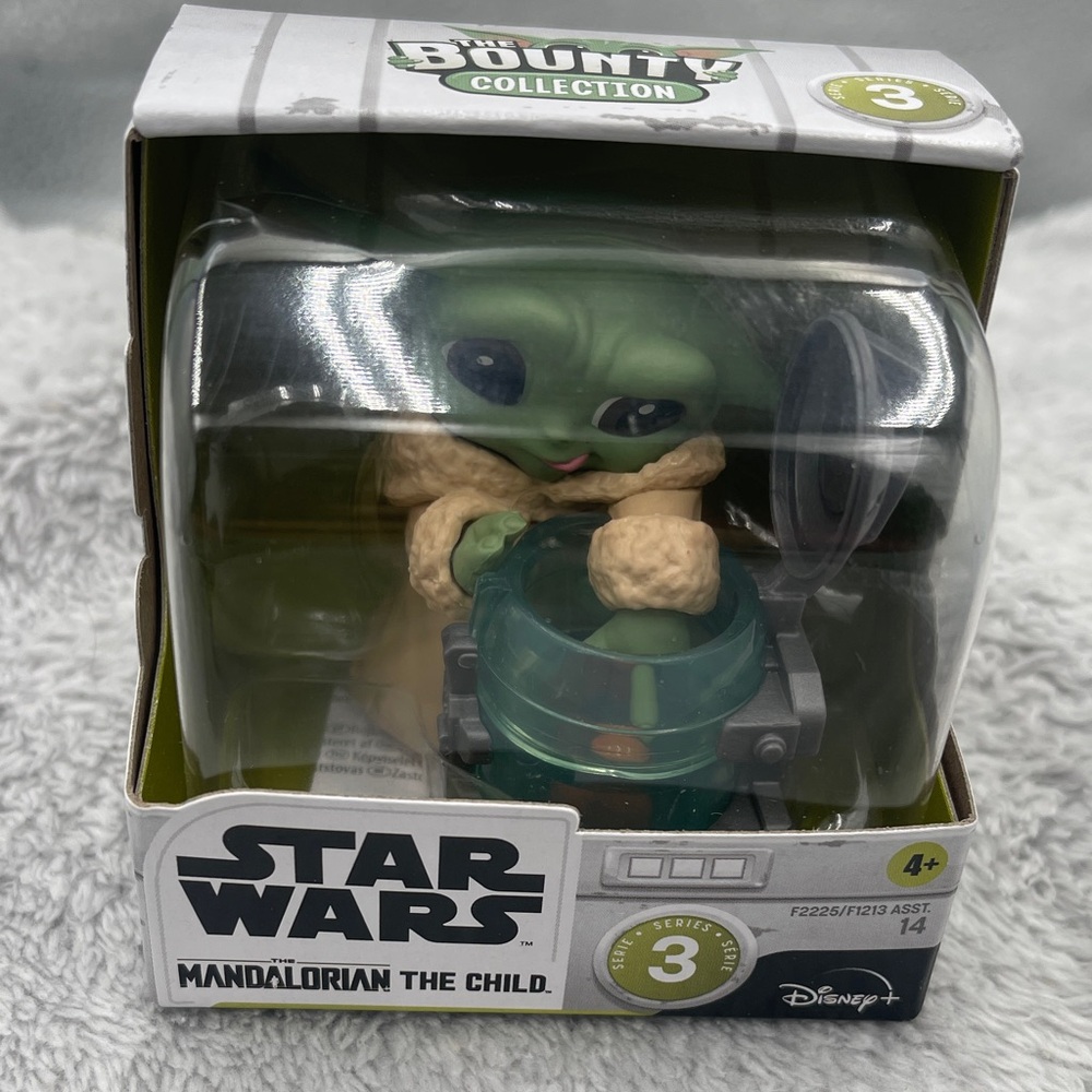 Star Wars Bounty Collection The Child Green and Tan Figure
